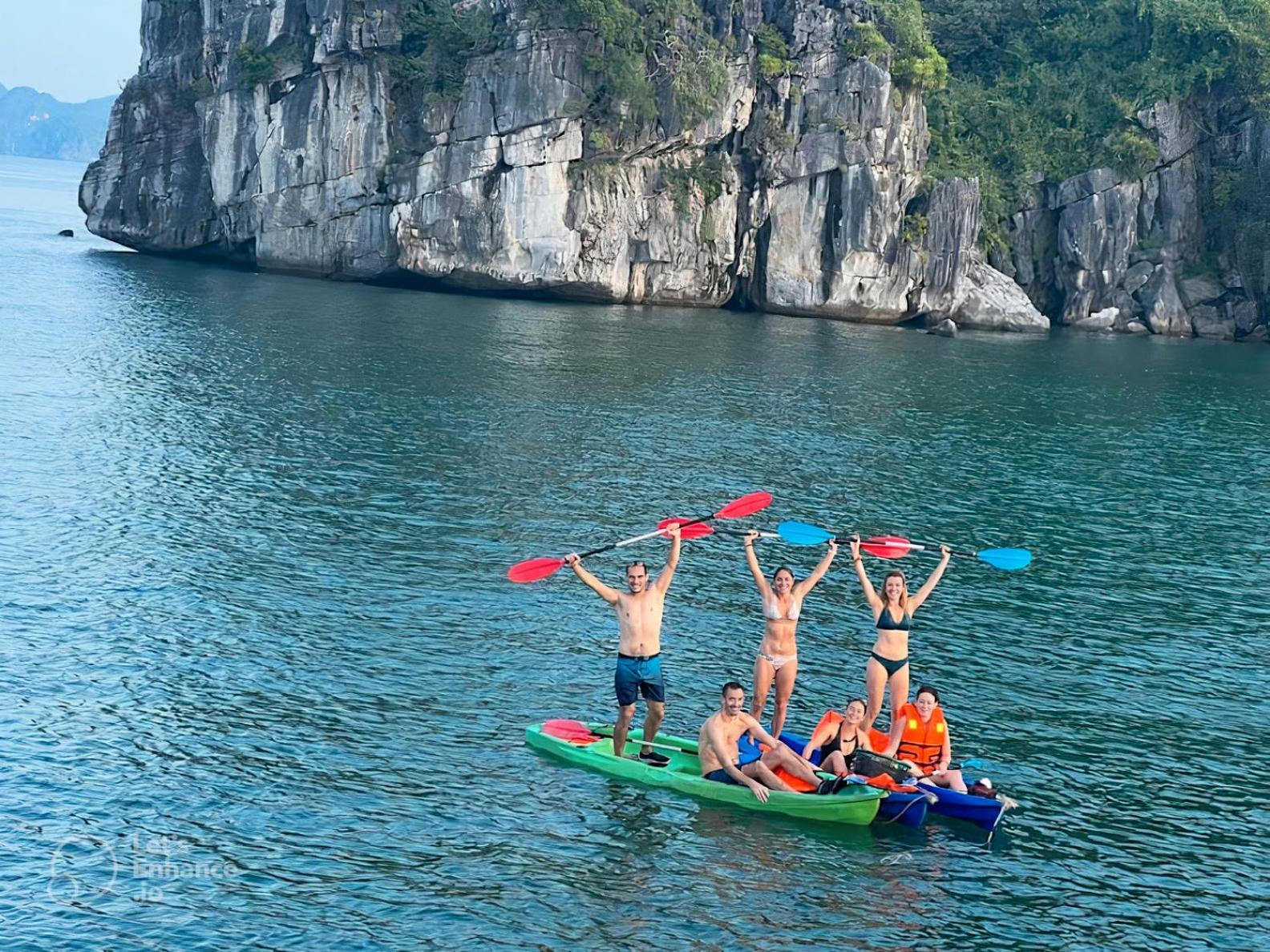 Tung Quang Hotel Dong Khe Sau Exteriör bild