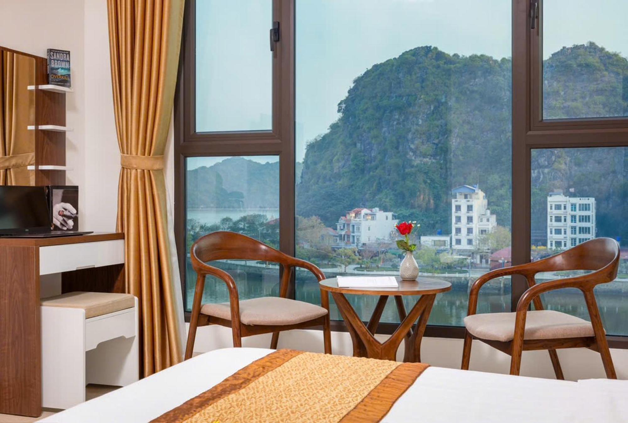 Tung Quang Hotel Dong Khe Sau Exteriör bild